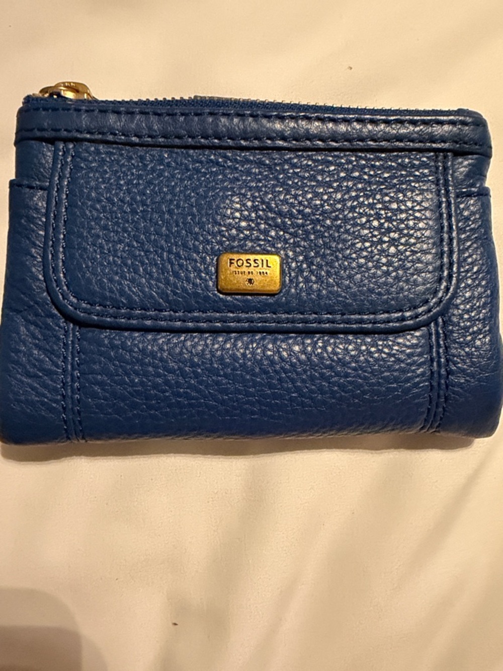 Fossil Pebbled Leather Wallet in Deep Navy with Gold Accent